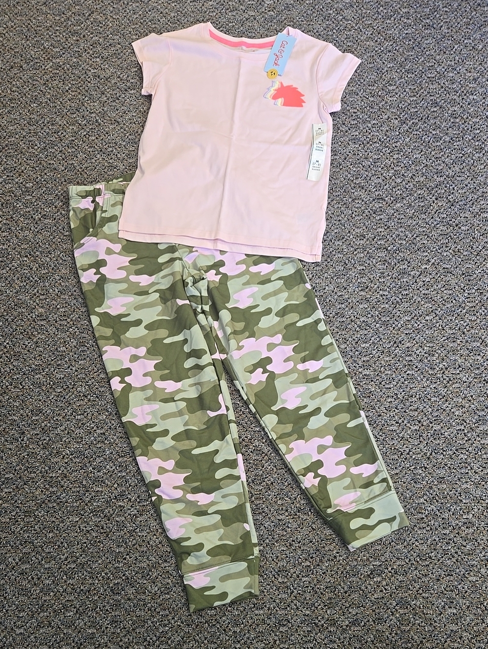 Girls 7/8 Outfit - Cat & Jack Pink Tee with Green and Pink Camo Joggers